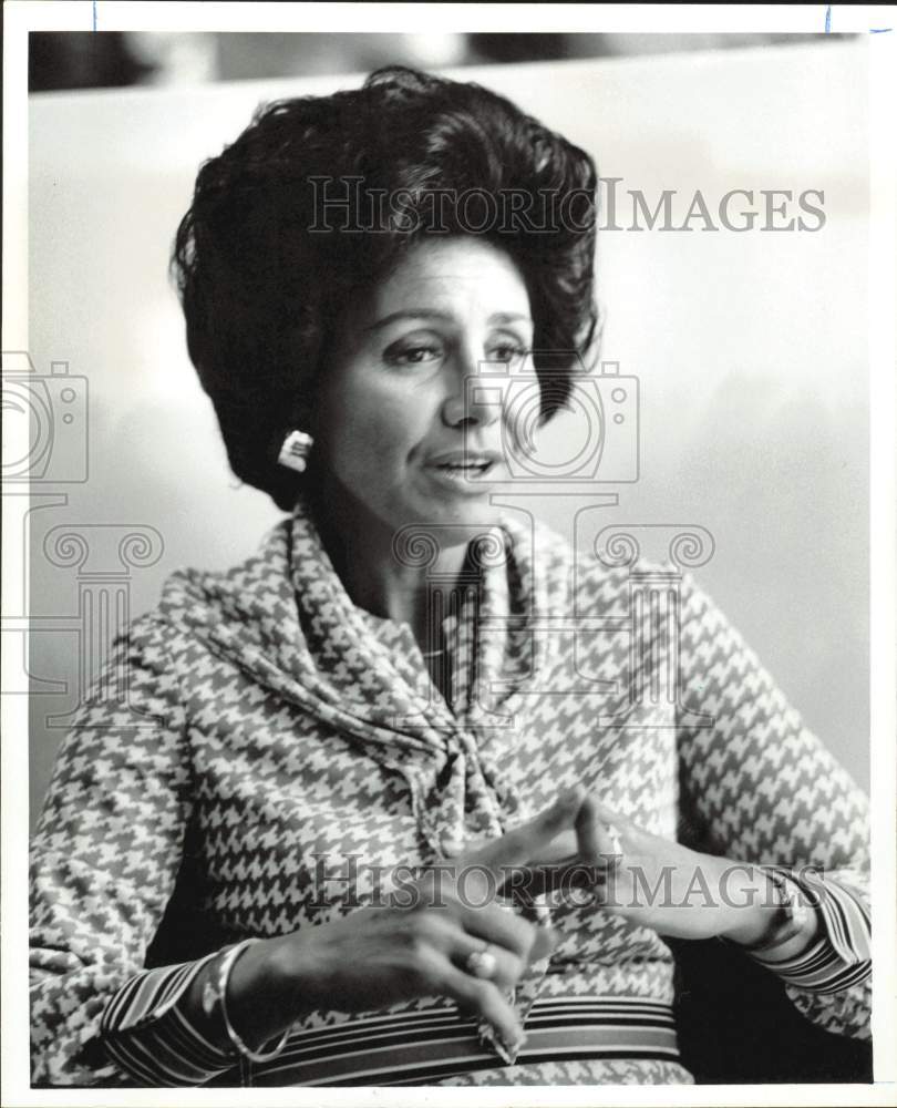 1976 Press Photo Cornelia Wallace, Governor George Wallace&#39;s wife, gestures.- Historic Images