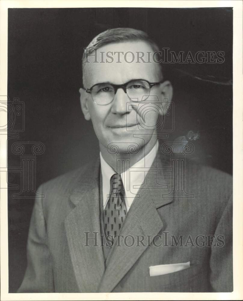 1958 Press Photo F.L. Wallace, Texas Company official - hpa79501- Historic Images