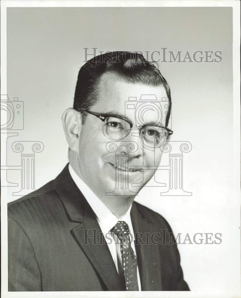 1960 Press Photo Hal Waller named executive Sun-X dealer in Houston. - hpa79669- Historic Images