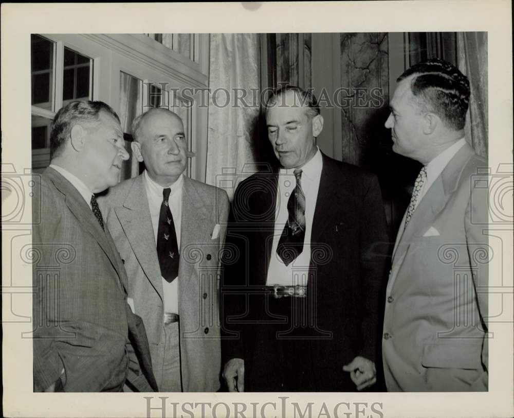 Press Photo Coke Stevenson, former Texas governor poses with colleagues at event- Historic Images