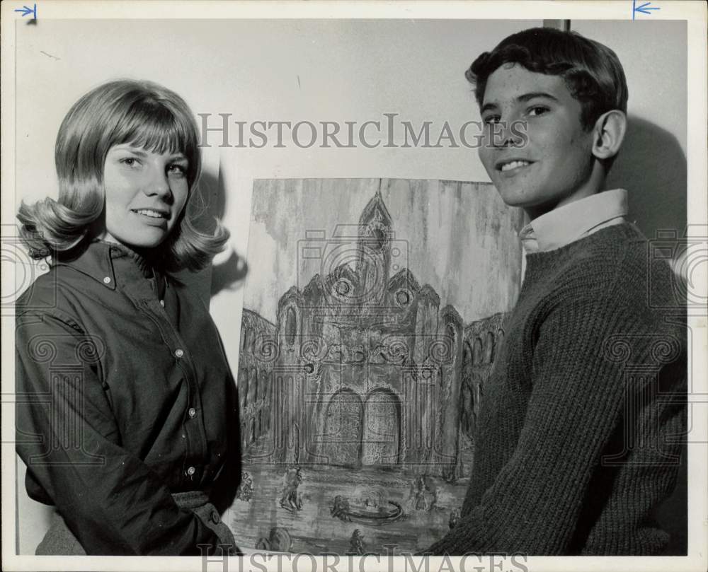 1965 Press Photo Candy Walling and Kerry Fitzgerald with piece for art show.- Historic Images