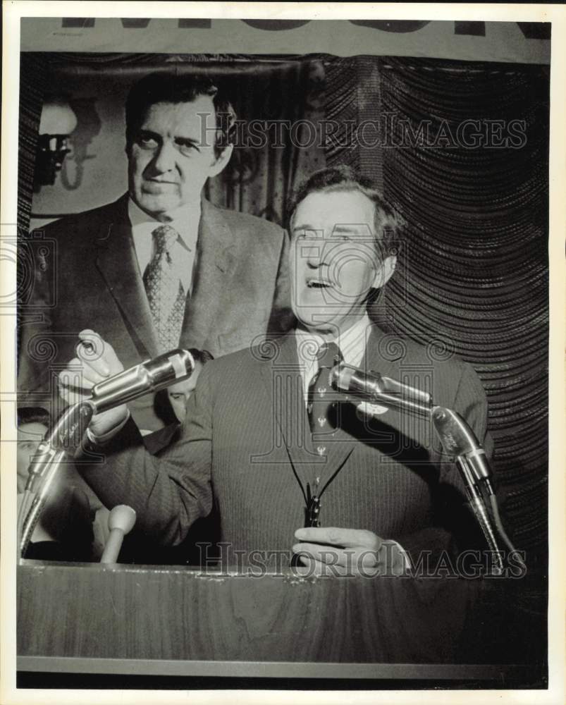 1971 Press Photo Maine Senator Edmund Muskie makes speech in Houston - hpa79844- Historic Images