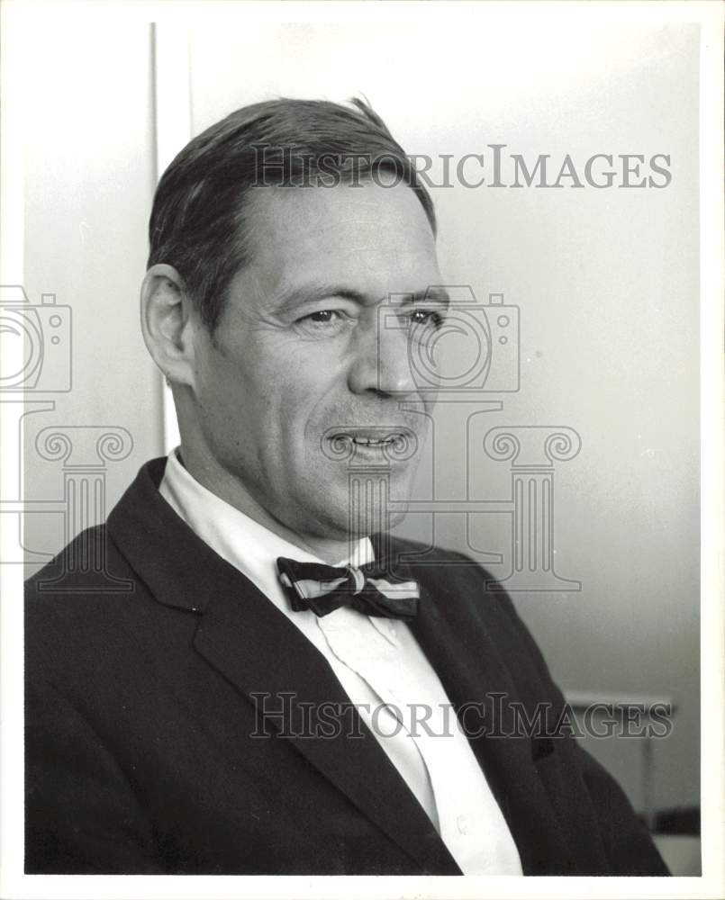 1964 Press Photo Clarence Pell, insurance consultant for Federal Aviation Agency- Historic Images