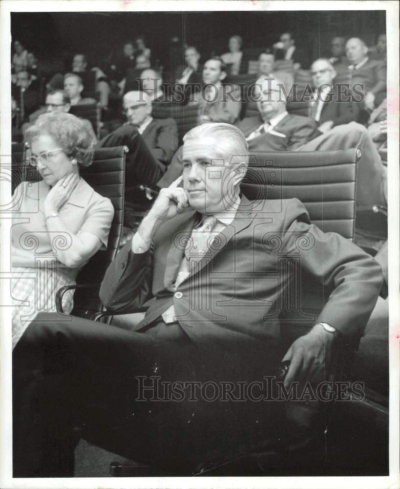 1970 Press Photo Dr. Charles Nelson, Houston School District Superintendent.- Historic Images