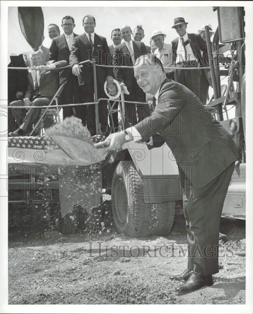 1960 Press Photo Interior Secretary Fred A. Seaton at ground breaking ceremony.- Historic Images