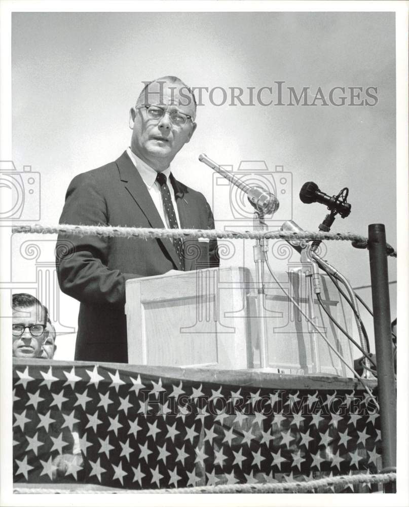 1960 Press Photo Fred A. Seaton, Interior Secretary, makes speech in Houston- Historic Images