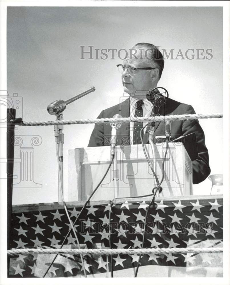 1960 Press Photo Fred Seaton, Interior Secretary, makes a speech in Houston- Historic Images