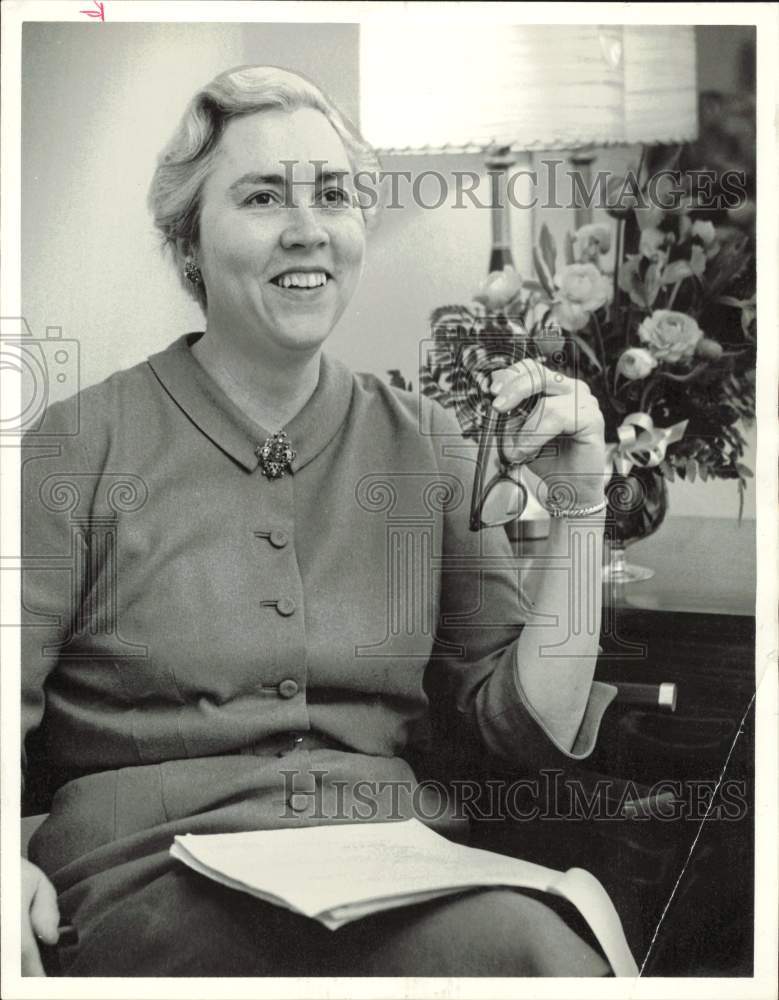 1962 Press Photo Jane Schmann, Smith College of Northampton Admissions Director- Historic Images