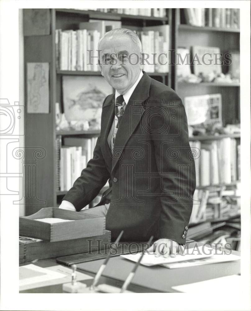 1977 Press Photo Sherman Pease, University of Houston continuing education head- Historic Images