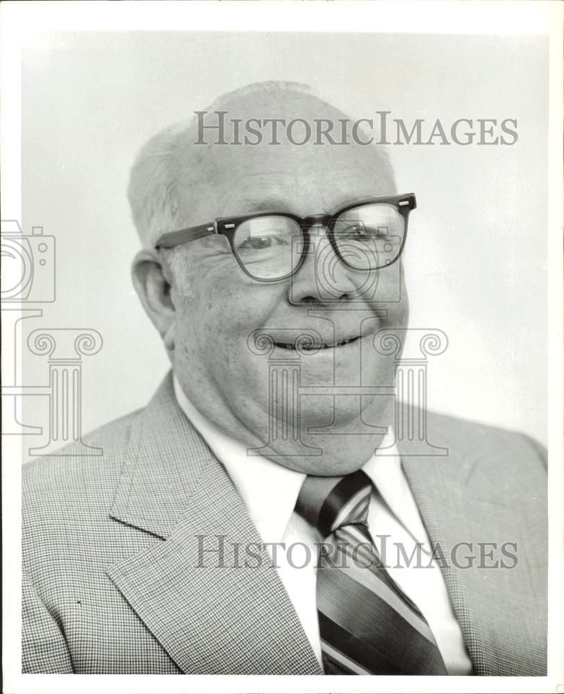 1977 Press Photo T.R. &quot;Gype&quot; Sebastian, retired VA adjudication officer.- Historic Images