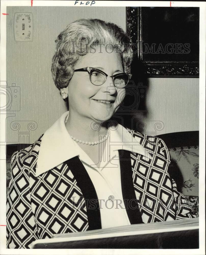 1970 Press Photo Branch Service Chief Mrs. Stewart Miller of Park Place Library.- Historic Images