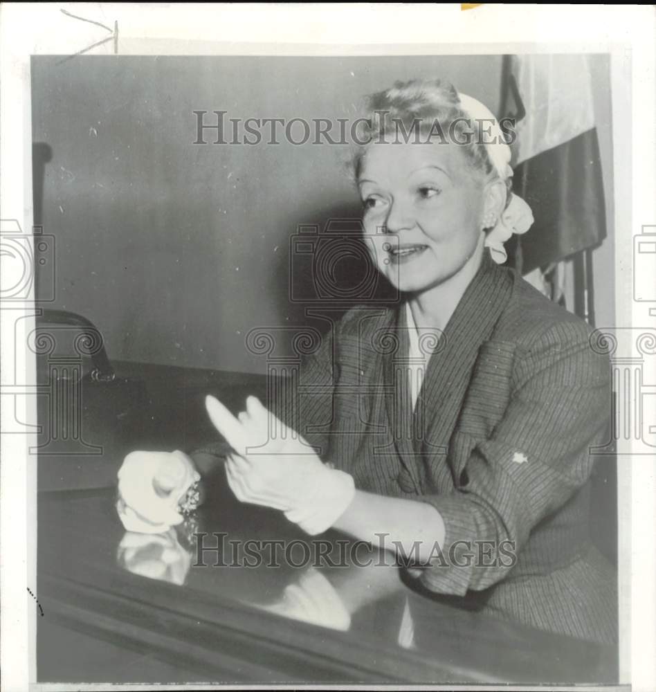 1955 Press Photo Mrs. Gregory Peck shown in Los Angeles divorce court.- Historic Images