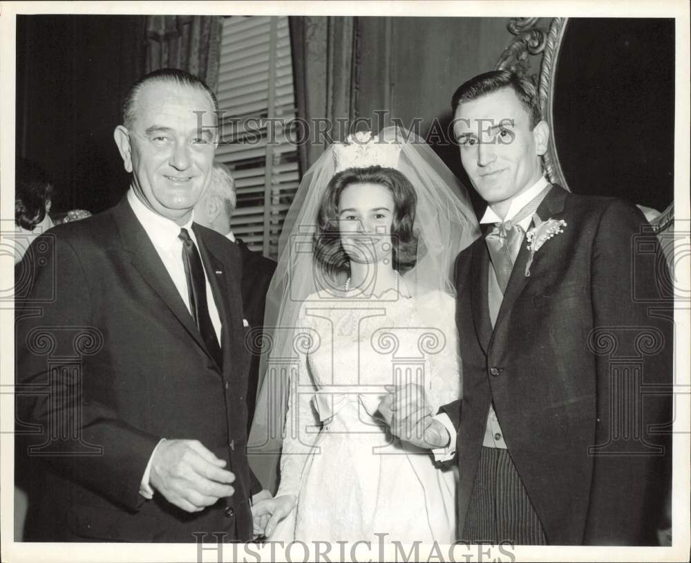 1964 Press Photo President Johnson poses at Marta Miller Ross&#39; wedding.- Historic Images