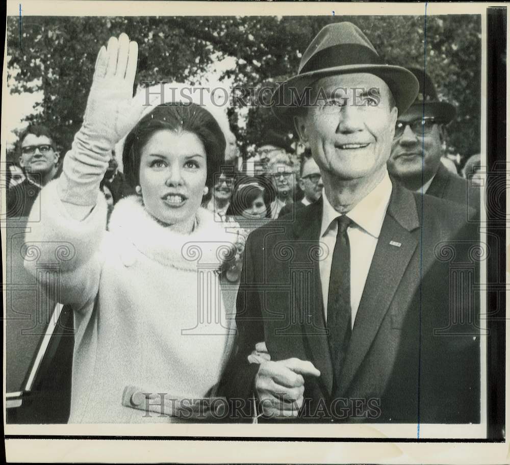 1968 Press Photo Thurmond Strom and woman walk arm-in-arm - hpa80887- Historic Images