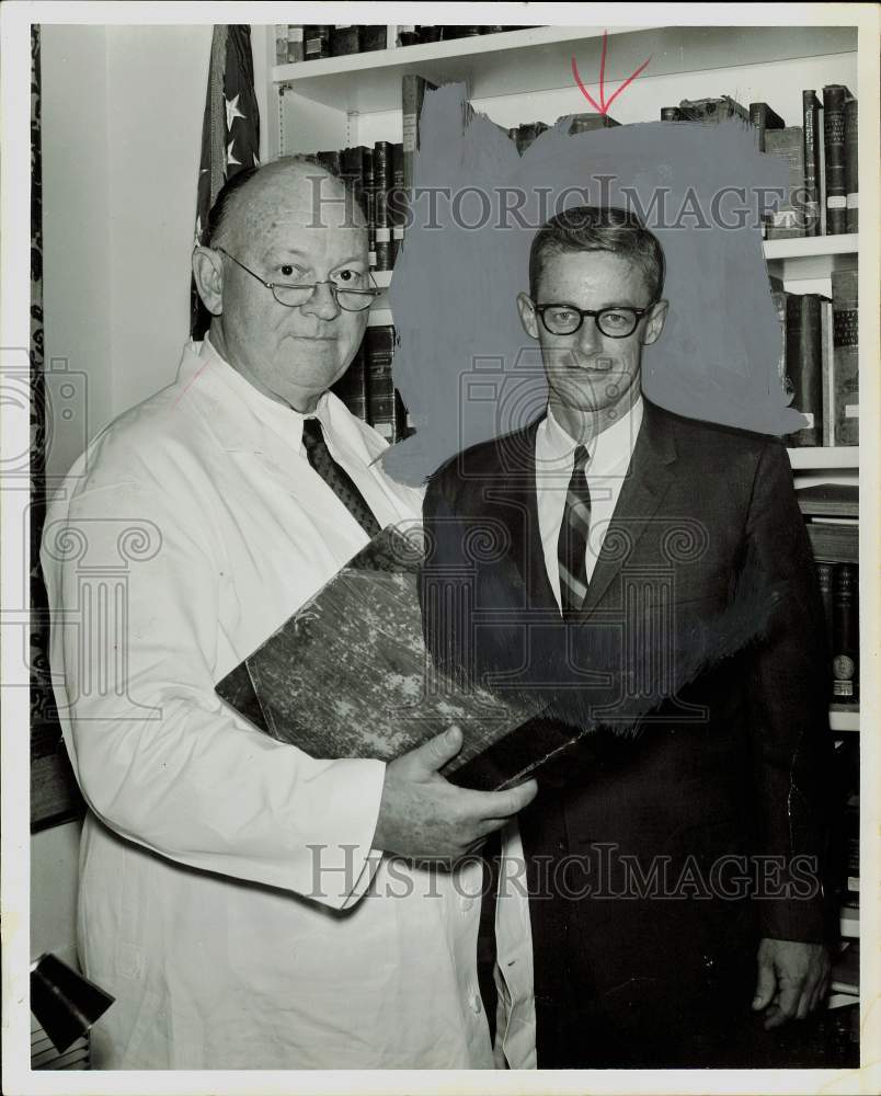 1967 Press Photo Drs. Charles Le Maistre and Truman Blocker of University of TX- Historic Images