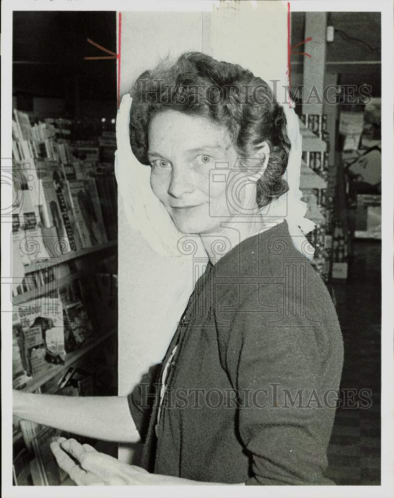 1961 Press Photo Betty Jo Liebert, Clerk at Florean&#39;s Finer Foods - hpa81506- Historic Images