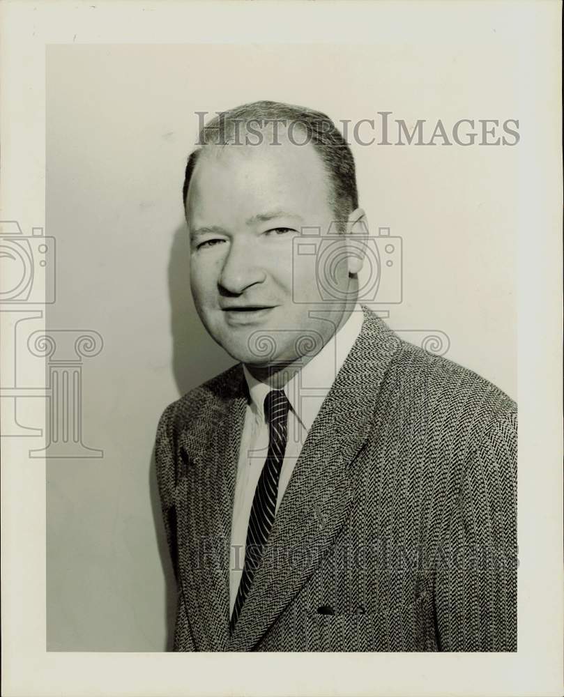 1958 Press Photo Dr. Hal Pope, Texas State Optical Store manager - hpa81687- Historic Images