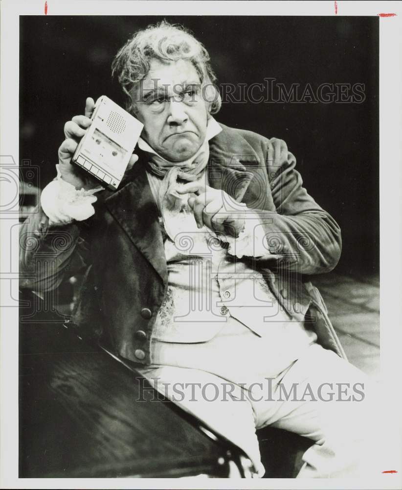 1983 Press Photo Peter Ustinov stars in play he wrote &quot;Beethoven&#39;s Tenth.&quot;- Historic Images