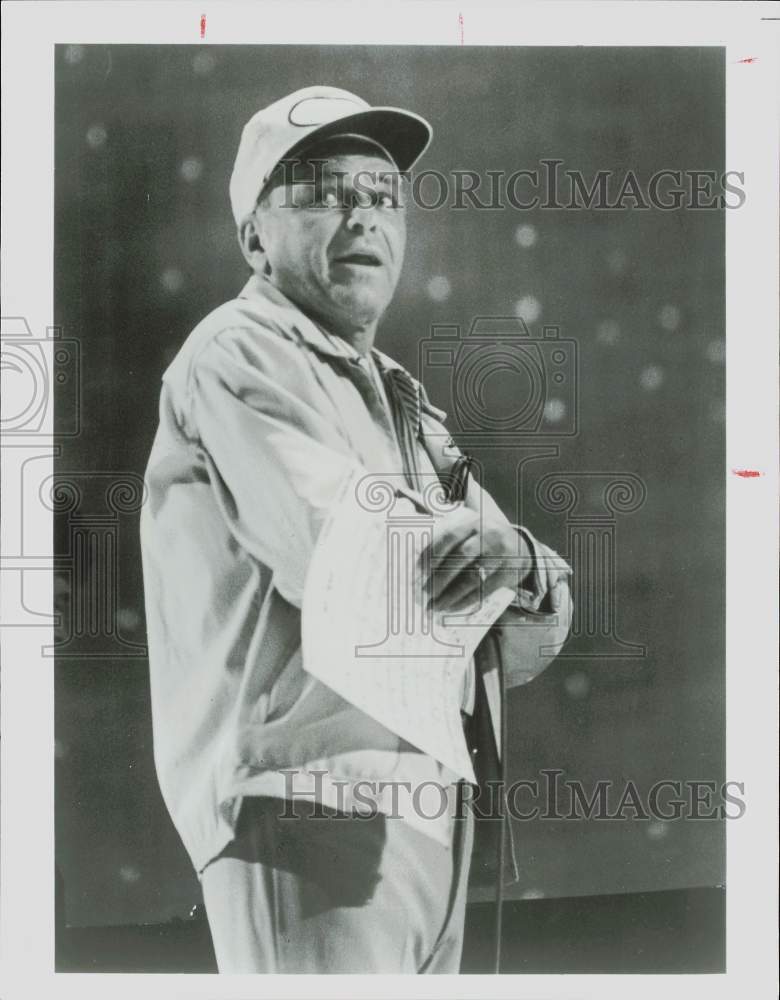 1981 Press Photo Frank Sinatra during rehearsal. - hpa81946- Historic Images