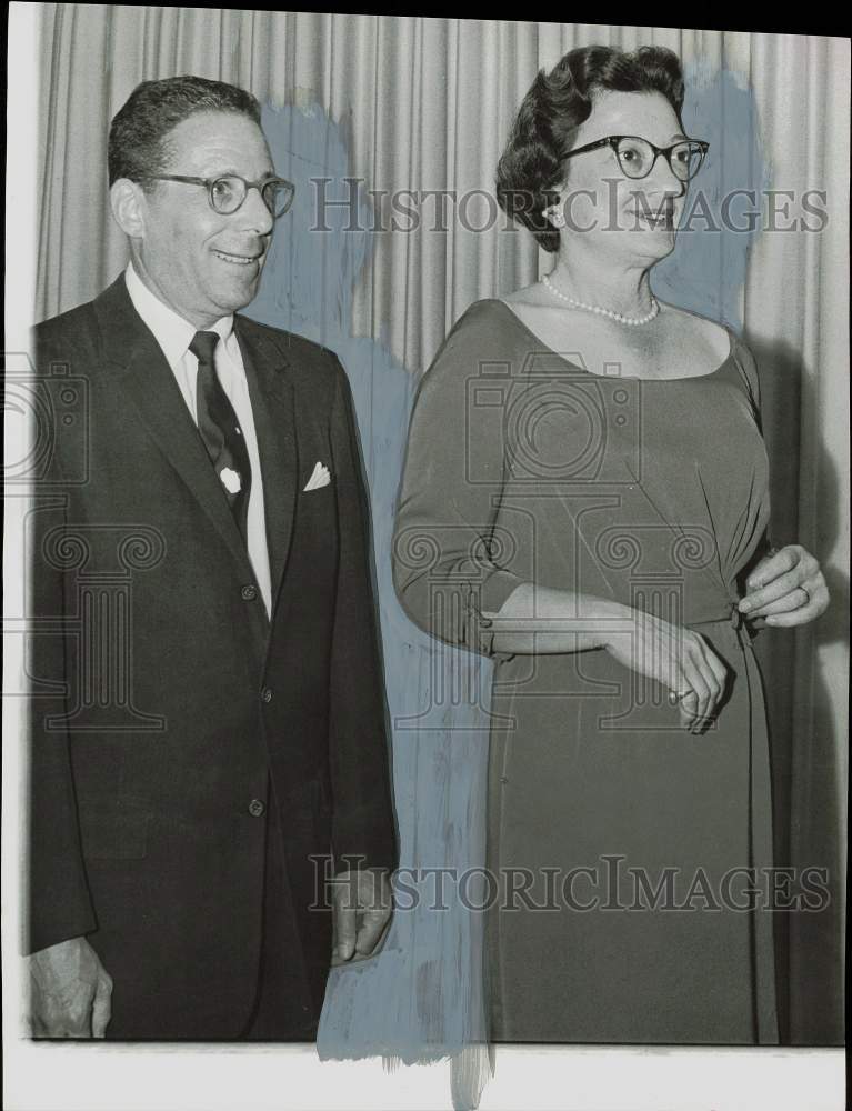 1959 Press Photo Mr. and Mrs. Walter de Lima Meyers of Dallas, Texas - hpa82019- Historic Images