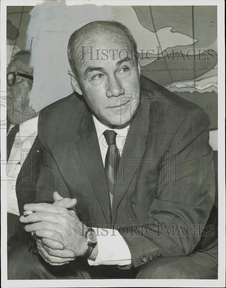 1964 Press Photo C. Pat Lumpkin, owner of C. Pat Lumpkin and Associates- Historic Images