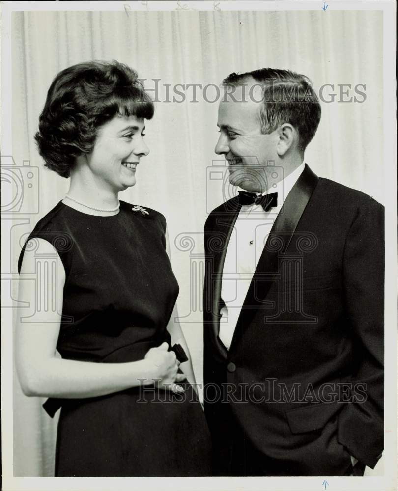 1962 Press Photo Mr. and Mrs. Richard Neff attend Heritage Society Ball.- Historic Images