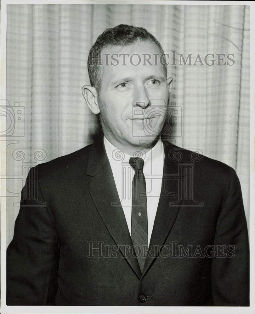1964 Press Photo Gene Nichols, European Import Company vice president- Historic Images