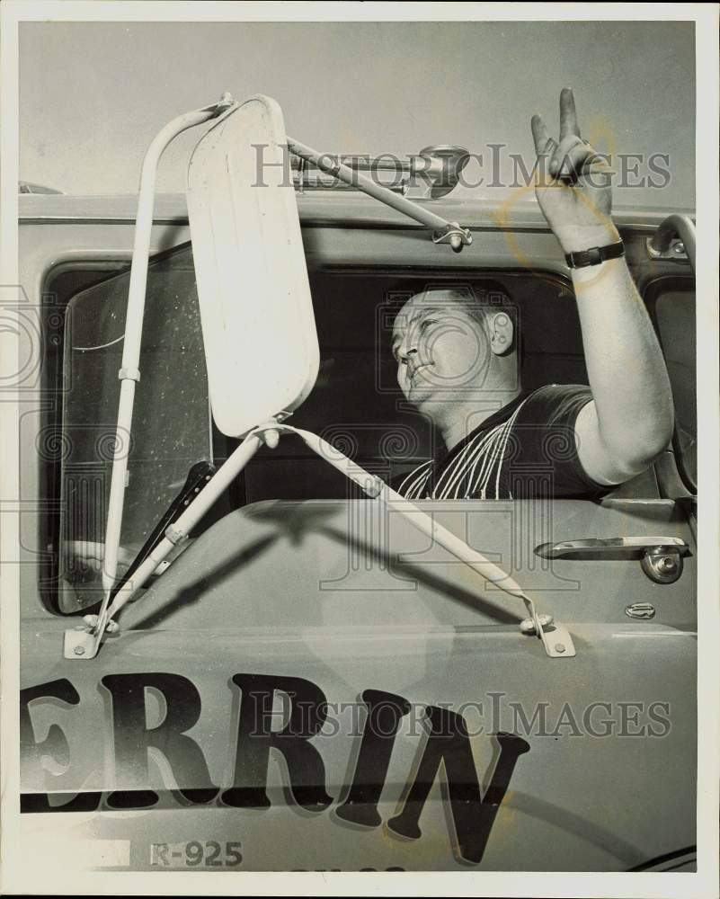 1962 Press Photo Al Newton, Herrin Transportation loading foreman - hpa82172- Historic Images