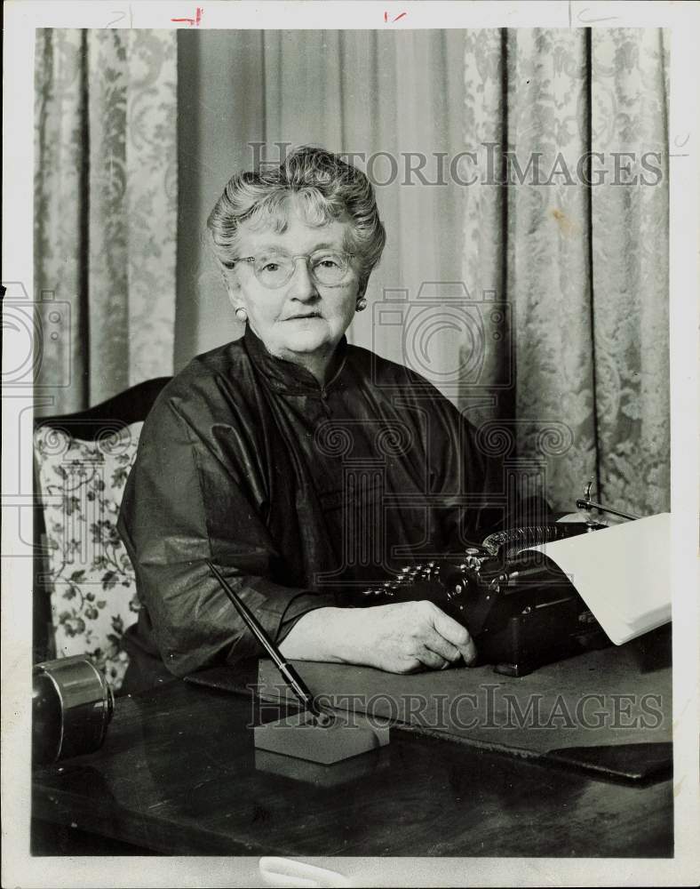 1955 Press Photo Kathleen Norris, popular American writer. - hpa82190- Historic Images