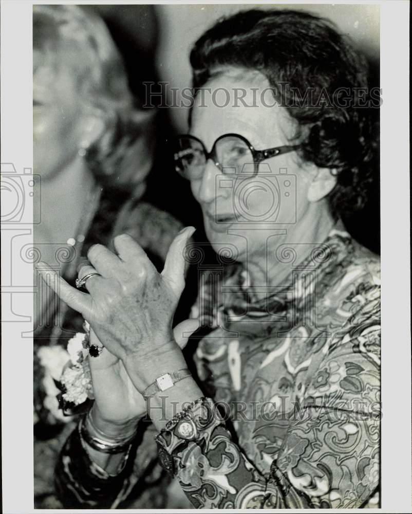 1981 Press Photo Ada Mills, delegate, gestures - hpa82225- Historic Images