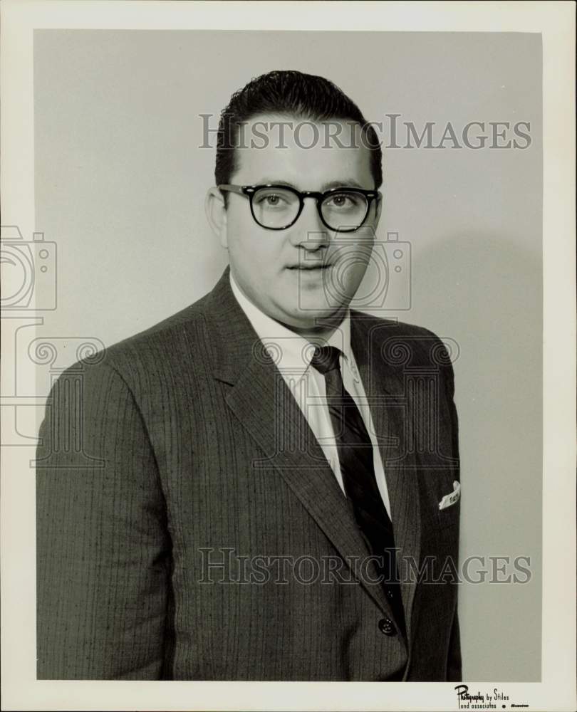 1960 Press Photo Charles Stranger, Independent Exploration Personnel Director- Historic Images