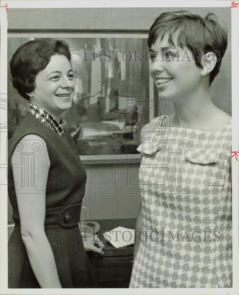 1968 Press Photo Mmes Perry Collier and Morton Susman, Peace Corps volunteers.- Historic Images