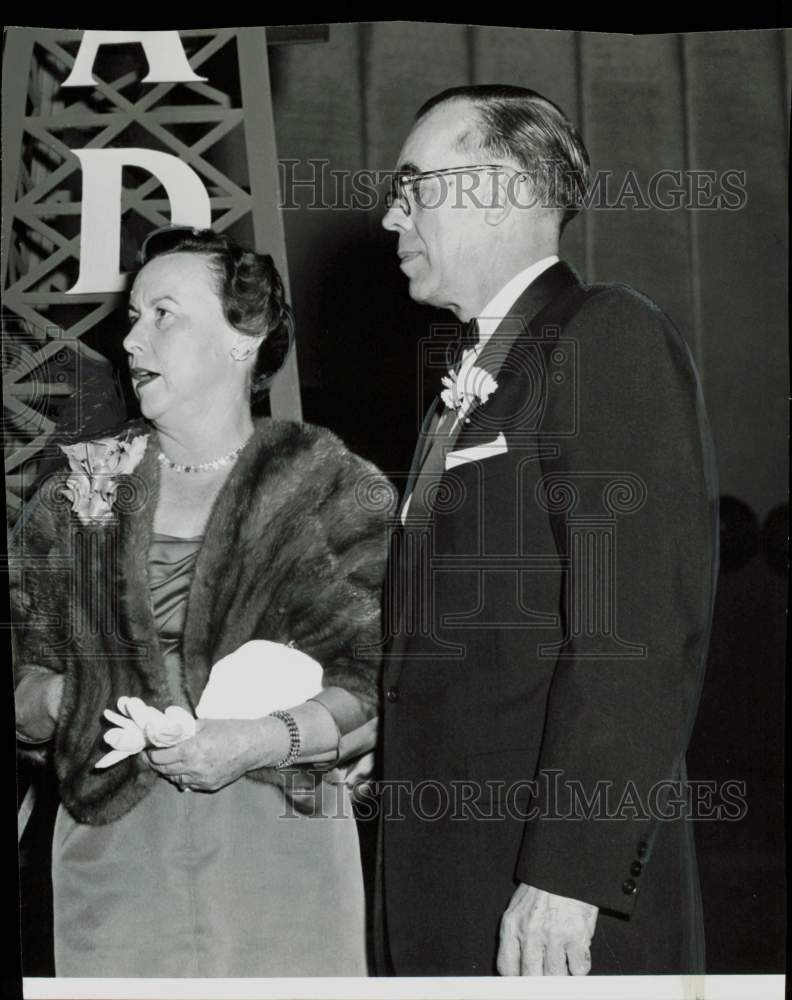 1958 Press Photo Mr. and Mrs. E.W. Louden of Baroid Division attend party- Historic Images