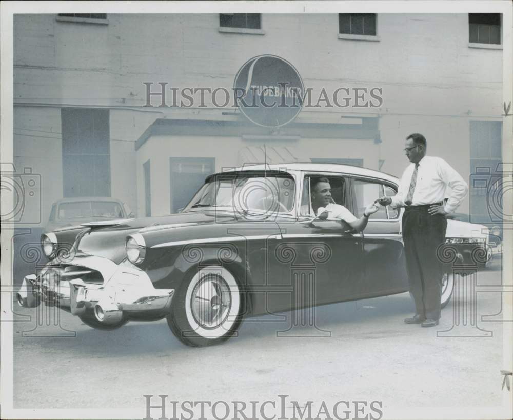 1955 Press Photo Melbourne Martin, Post editorial department staffer.- Historic Images