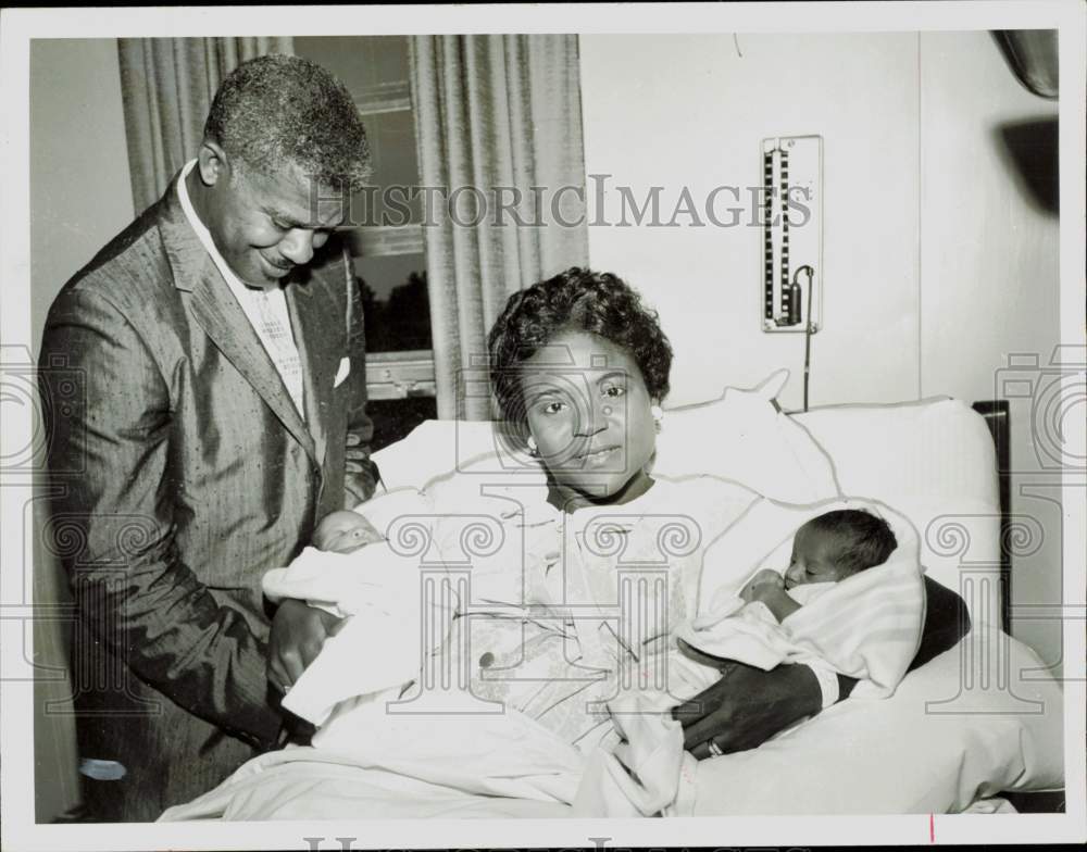 1965 Press Photo Autherine Lucy Foster and husband show with twin infants.- Historic Images