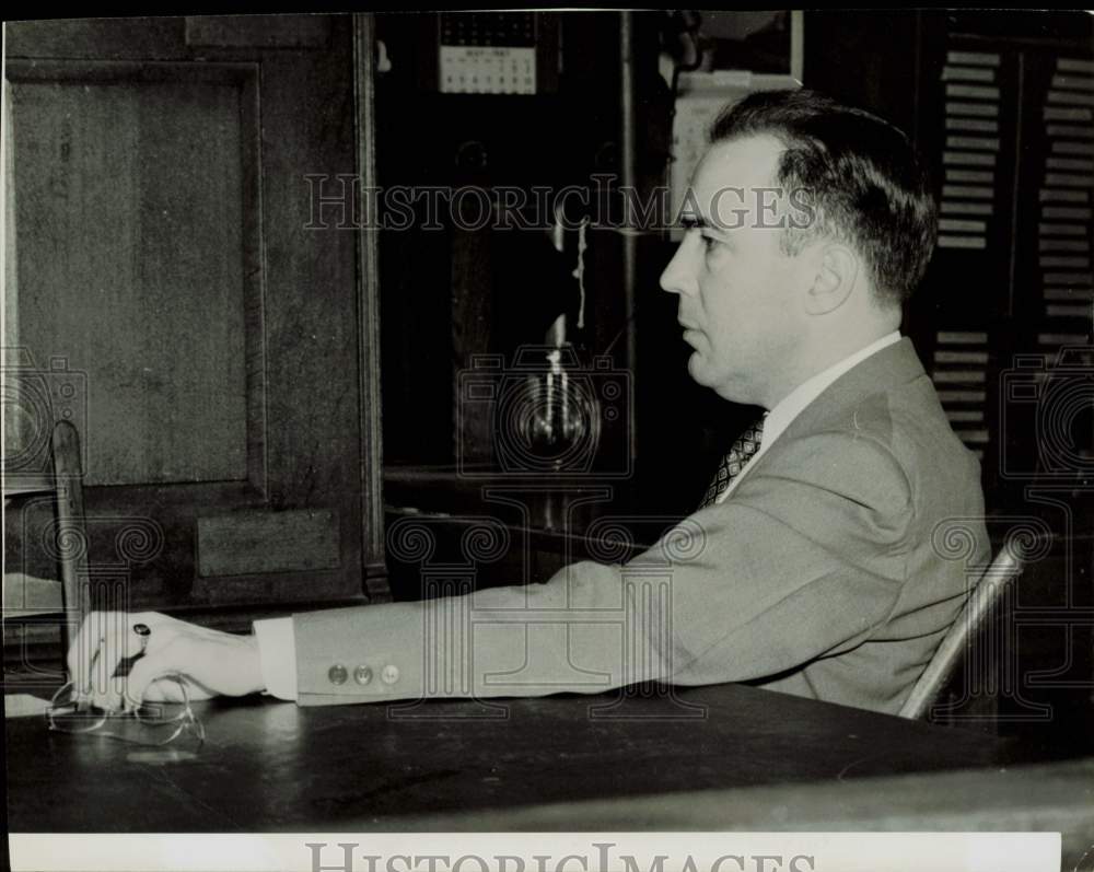 1947 Press Photo Dr. Lloyd Ross sits at defense table in LaGrange, Texas court.- Historic Images