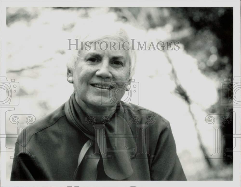 1988 Press Photo Nan Robertson, Pulitzer winning author. - hpa82791- Historic Images