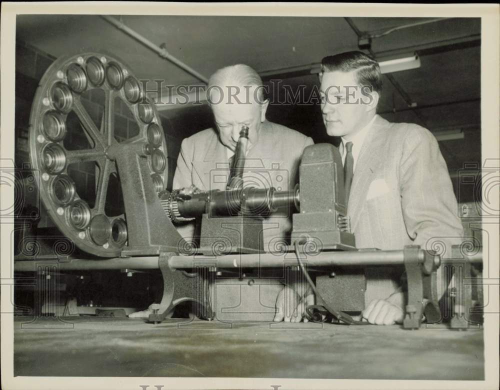 Press Photo Charles Percy inspects machinery. - hpa82832- Historic Images