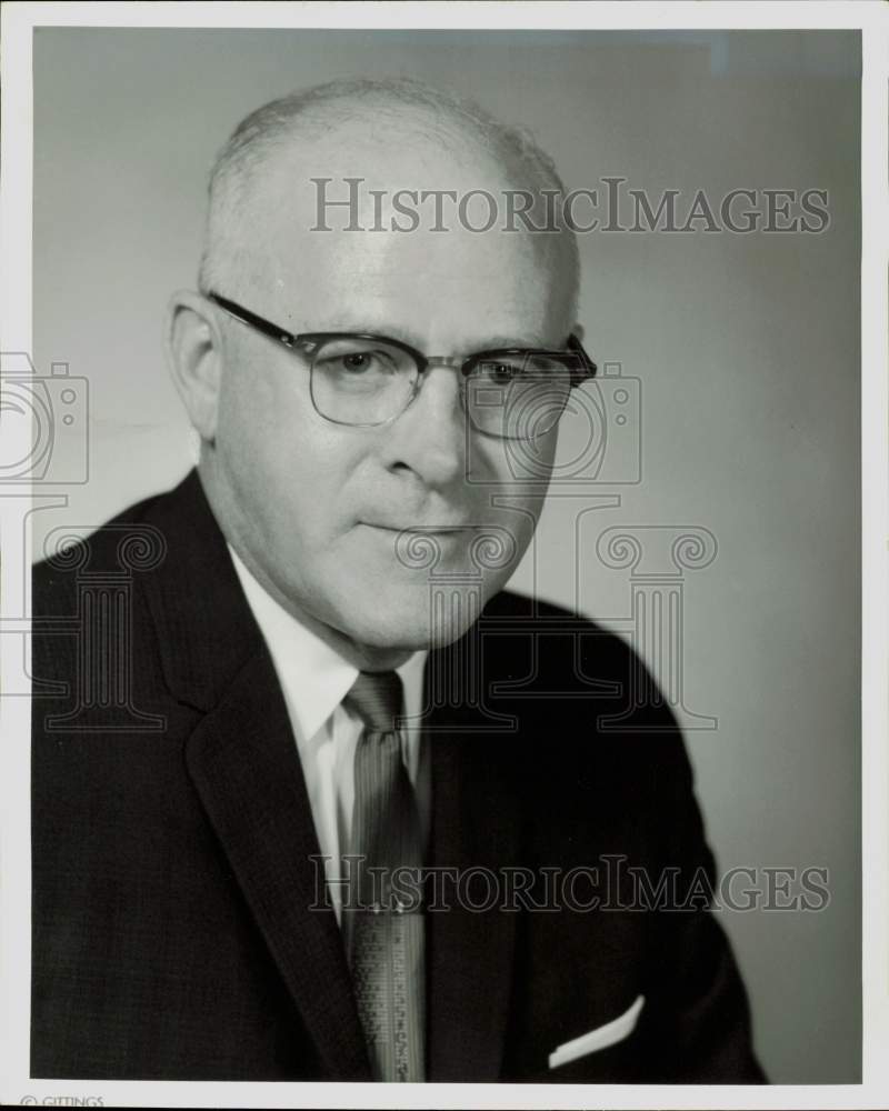 1963 Press Photo L.V. Patrick, Transcontinental Gas Pipe Line controller- Historic Images