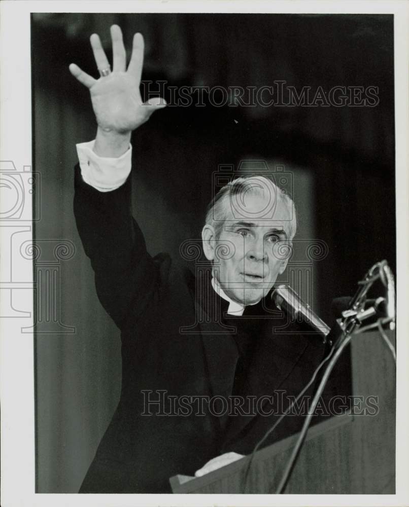 1974 Press Photo Bishop F.J. Sheen preaches from pulpit. - hpa83199- Historic Images