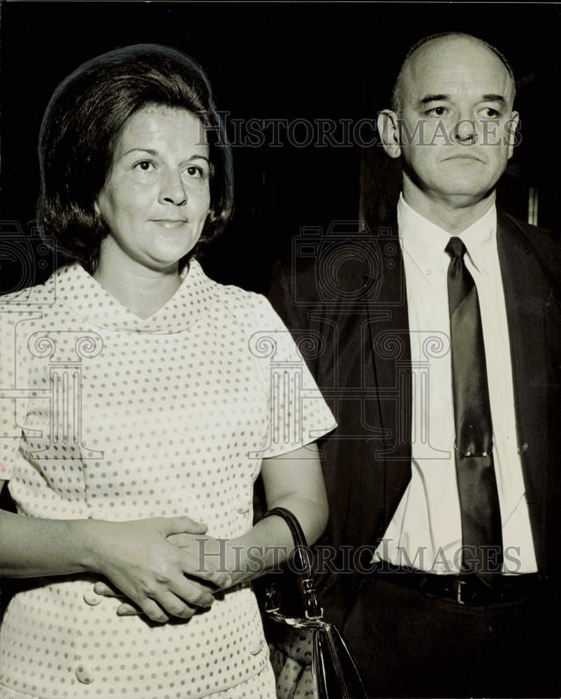 1968 Press Photo Mary Rogers charged with murder by arson of her children.- Historic Images