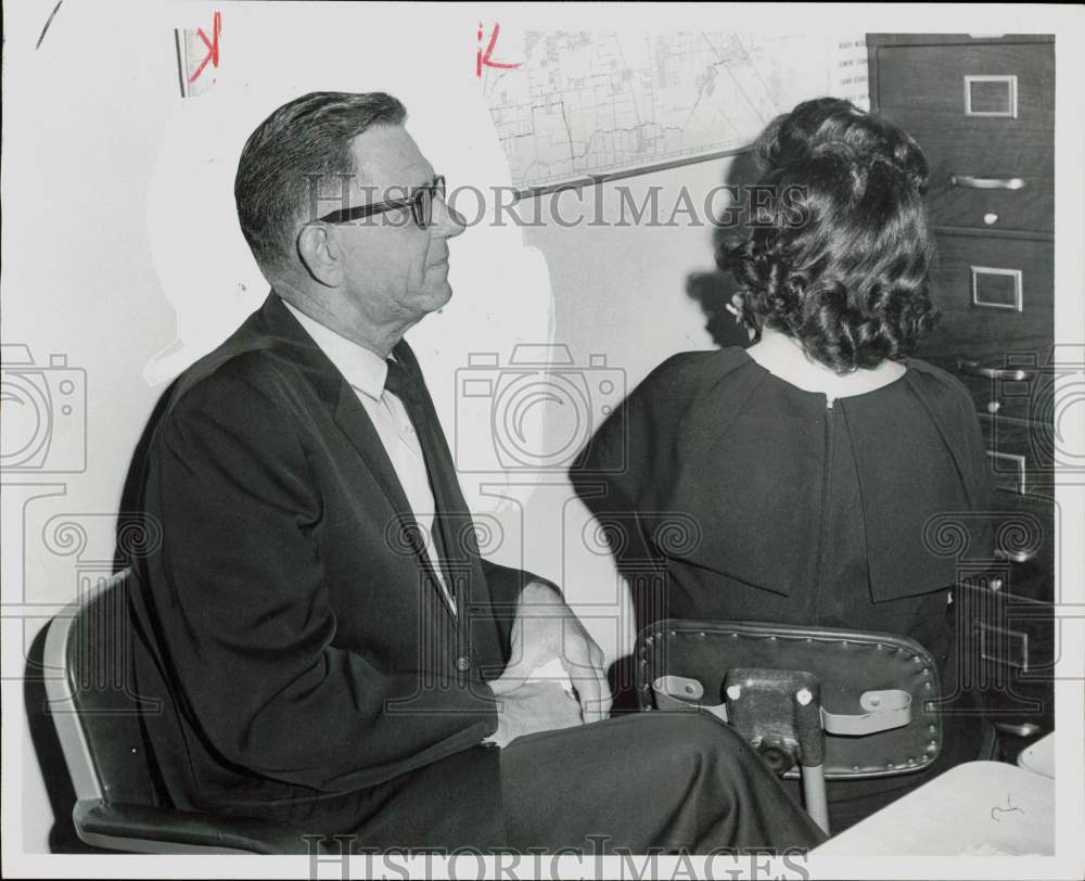 1965 Press Photo Ernest Collins, former Jacinto City Civic Club president.- Historic Images
