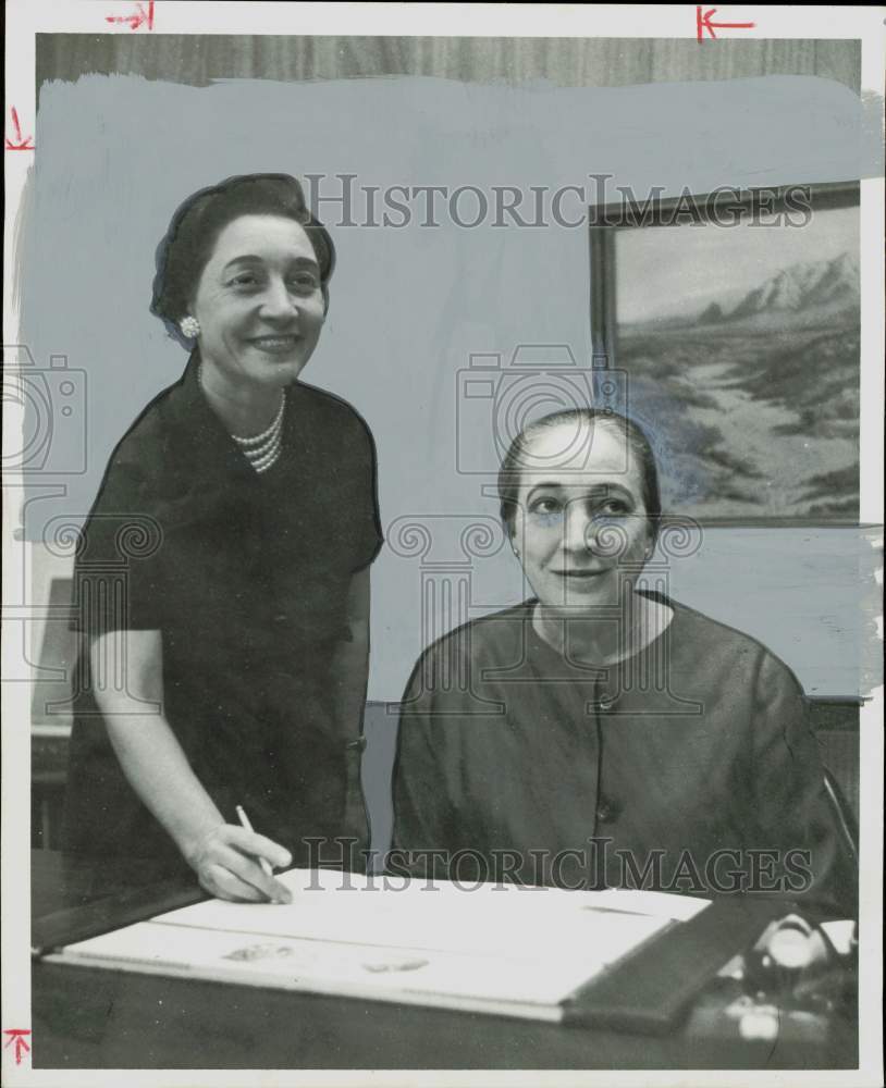 1965 Press Photo Melva Shelton and Frances Brown of the Altrusa Club of Houston.- Historic Images