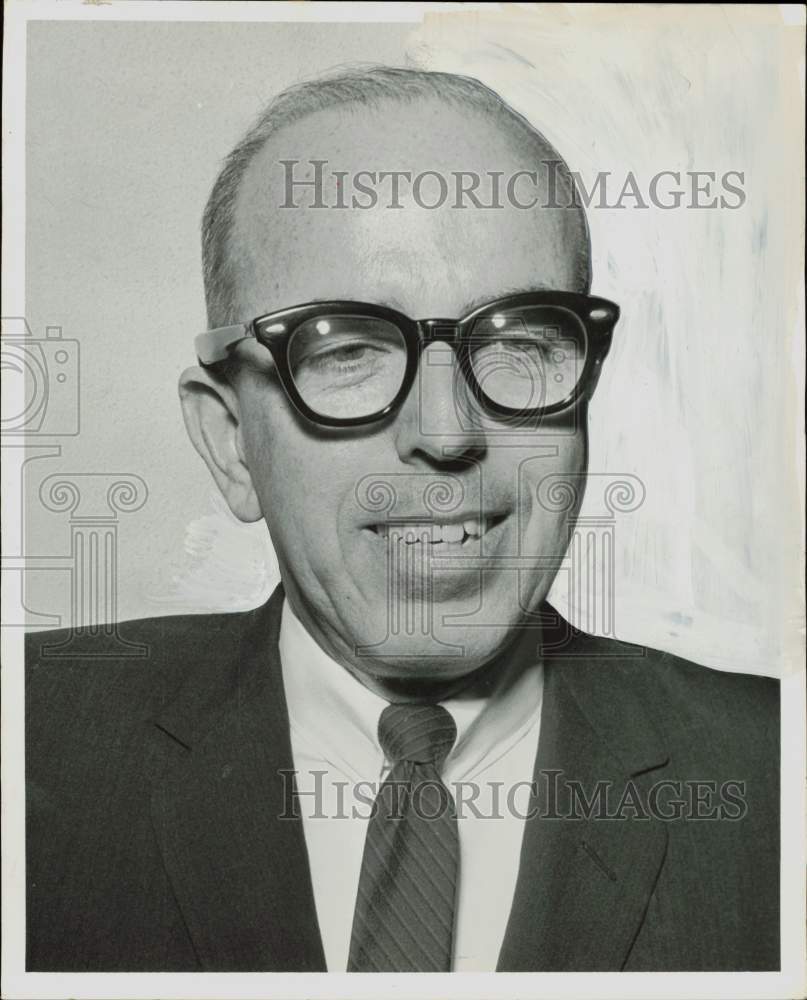 1964 Press Photo L.L. Walker, Jr., businessman in Houston - hpa83819- Historic Images