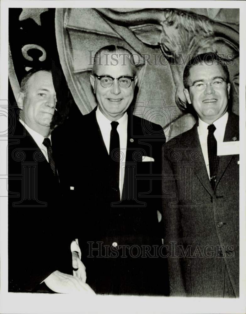1962 Press Photo Navy Secretary Fred Korth and Dolph Briscoe pose at event.- Historic Images