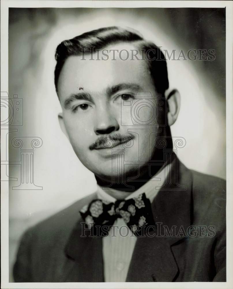 1956 Press Photo Leonard Patillo of Houston&#39;s Chamber of Commerce. - hpa84218- Historic Images