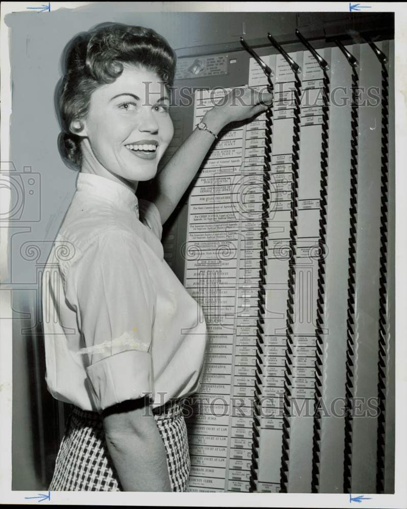 1960 Press Photo Marie Stubblefield, Southwestern Savings and Loan PBX operator.- Historic Images