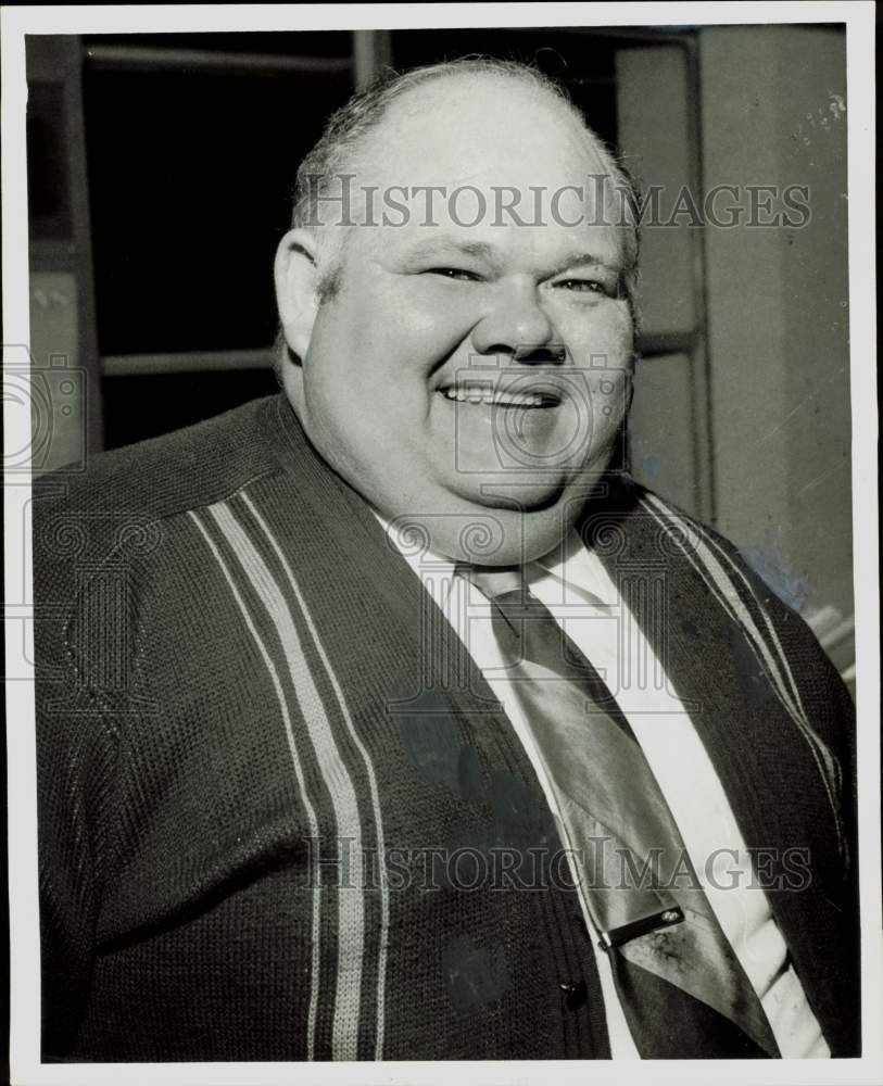 1971 Press Photo Harold Harrington, principal at New Klein High School.- Historic Images