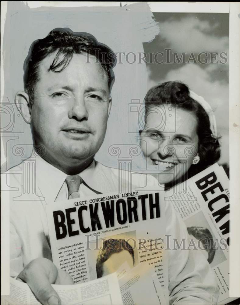 1952 Press Photo Lindley Beckworth and wife campaigning in Dallas, Texas.- Historic Images