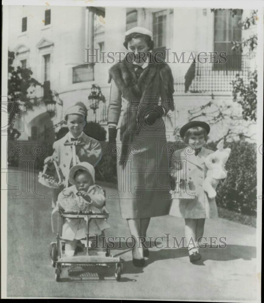 1953 Press Photo John Sheldon David Eisenhower&#39;s family. - hpa84381- Historic Images